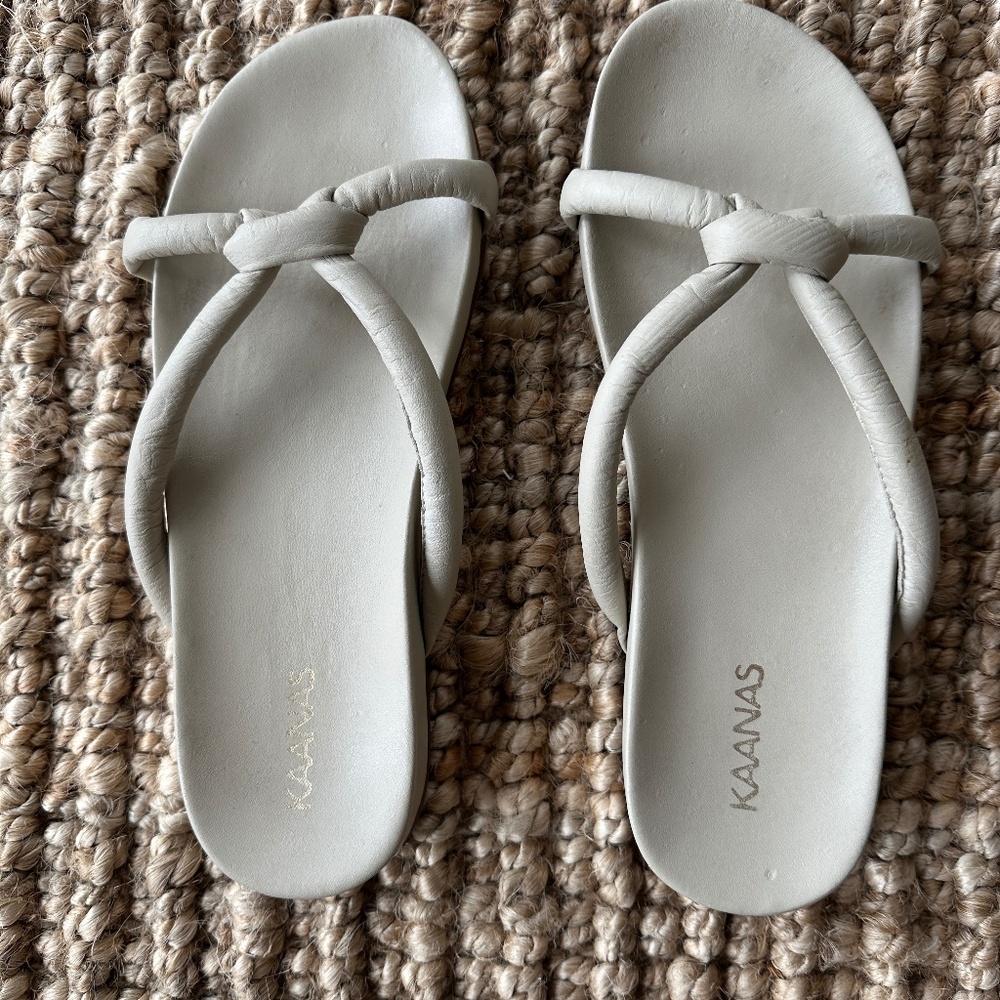 Kaanas Slide Sandals